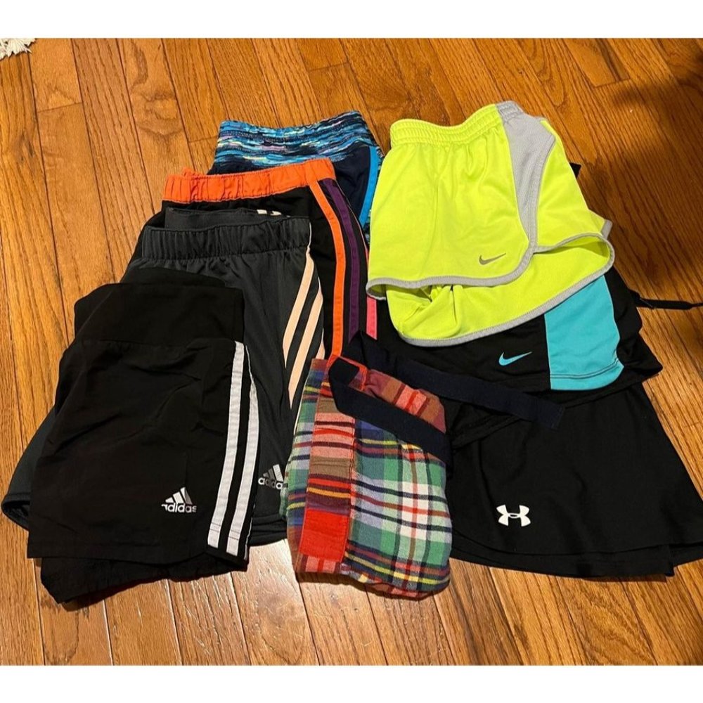 Lot of 8 medium shorts
